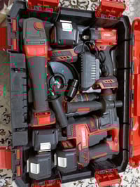 شاحن أصلي • ٤ قطع • رانية السليمانية