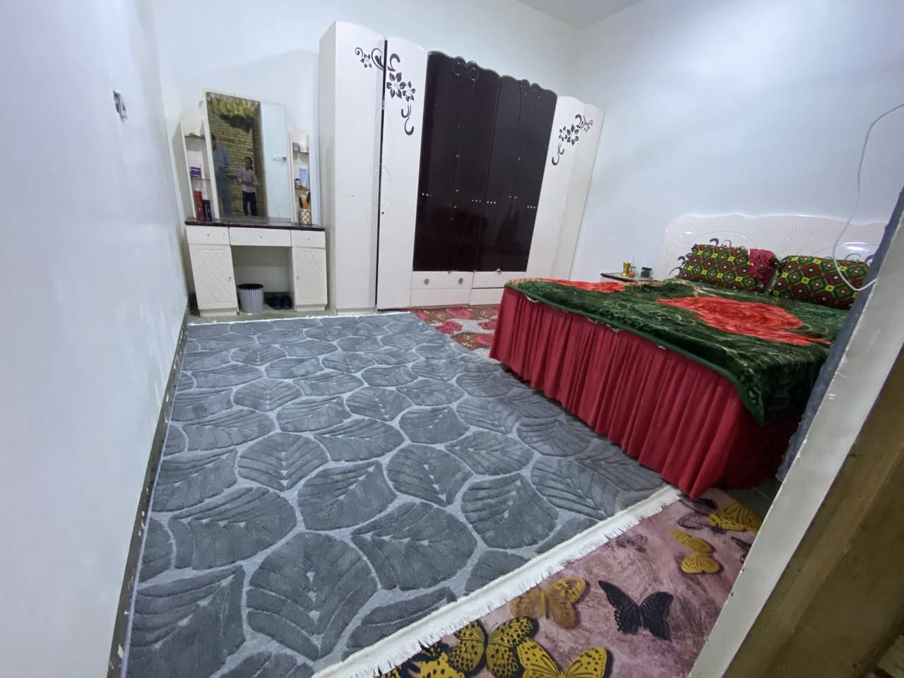 دار للبيع قرب الامام تاج الدين ( ع )
🛑 السلام عليكم ورحمه الله وبركاته 

يوجد بيت للبيع قرب الإمام تاج الدين ( ع ) بستان الشيخ بظهر الامام 

🛑 المساحة الكلية 272م

🛑يحتوي على غرفتين 2 وصالة واستقبال ومطبخ وكراج وحديقه 

🛑صحيات خارجية وصحيات داخلية 

🛑احبائي لمعرفة باقي التفاصيل الاتصال على الرقم التالي ***********
