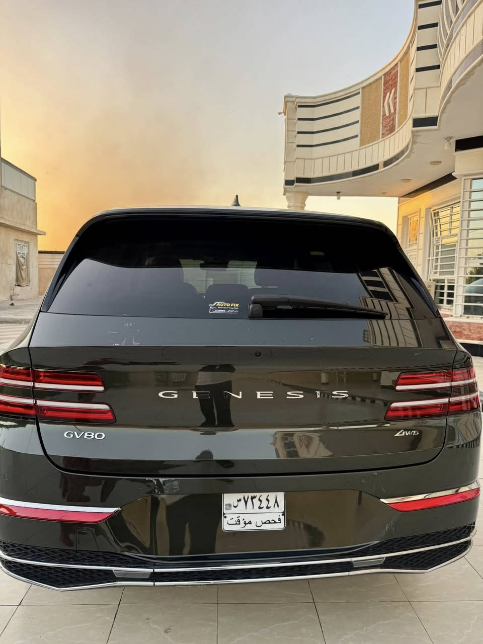 Genesis GV80 Sport Select 2025
بمواصفات مميزة وتصميم فاخر يجمع بين الأداء والراحة والتقنيات الحديثة.
الموديل: 2025
اللون: زيتوني غامق
المحرك: 2.5 لتر تيربو (4 سلندر
ناقل الحركة: أوتوماتيك 8 سرعات  ، 5 مودات قياده
نظام الدفع: رباعي AWD
شاشة OLED بانورامية 27 بوصة
كشنات جلد مثقبة بلون أوف وايت وداخل السياره زيتوني
إضاءة داخلية محيطية فاخرة
مثبت سرعة ذكي
نظام المحافظة على المسار
كاميرا خلفية مع حساسات
شاحن لاسلكي للهواتف
الگير ماوس
تشغيل عن بعد
عدادات رقمية كاملة
نظام ترفيه ومعلومات متطور
ضربته السياره بارد وصبغ للشخوط  في الباب الخلفي الجهه اليمنى كما موضح في الصوره
طاگ الايرباكات الجانبيه والكشنات فقط
ايرباك الدشبول بحاله سليمه .
الممشى: 10254 ml
السعر : 39.500 بيه مجال بسيط .
للاستفسار :  ***********
