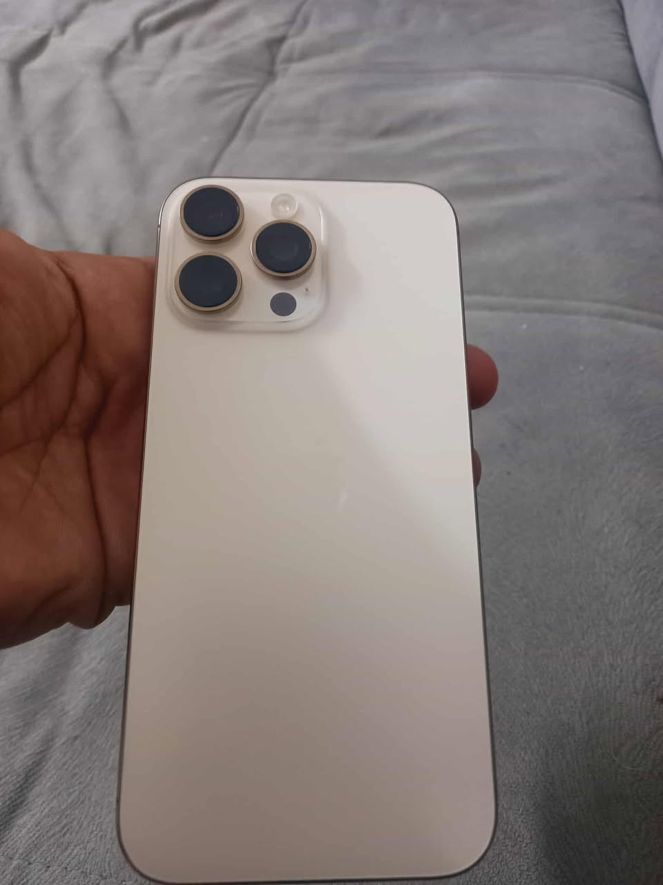 السلام عليكم ايفون 16 نضيف كلش زلغ مآبي ومثل ما موضح ب صوره السعر 1500 بي مجال بسيط مكاني بغداد رقم الهاتف ***********
