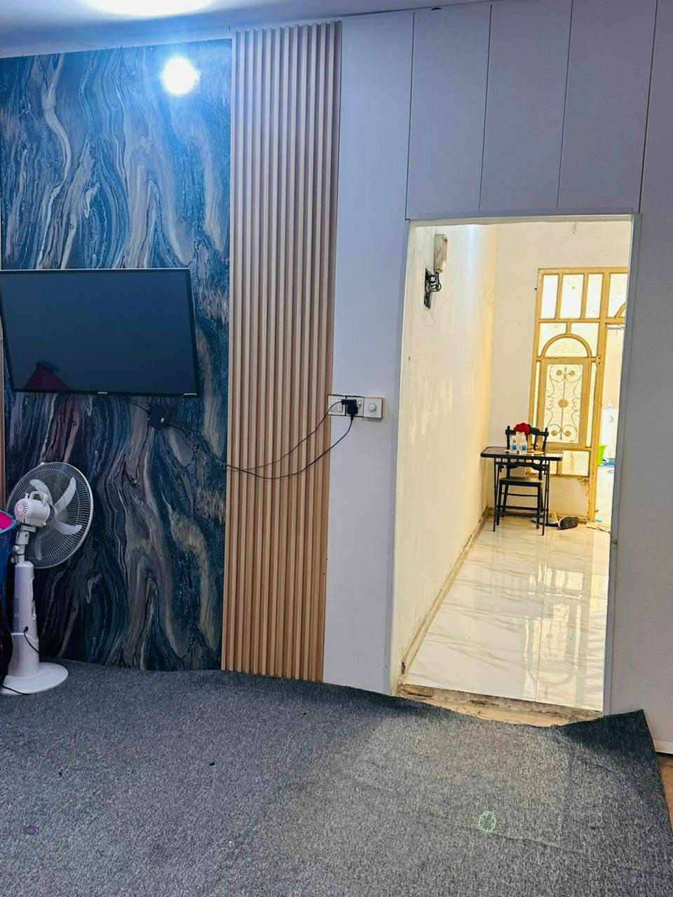 📢📢 بيت بلديه للبيع بحي ميسان منطقه 24 
💵💵سعر 39 مليون وبي مجال 

📐 المساحه 100 متر بي غرفه وصاله واستقبال ومطبخ وحمامات 

✨ البيت معاملته كامله باقي تقدير الجنه فقط 

📍 العنوان النجف حي ميسان منطقه 24 شارع شريط بفرع المتنزه 

☎️ للاستفسار مراسله الخاص او على الرقم الاتي

 ***********  واتساب فقط
