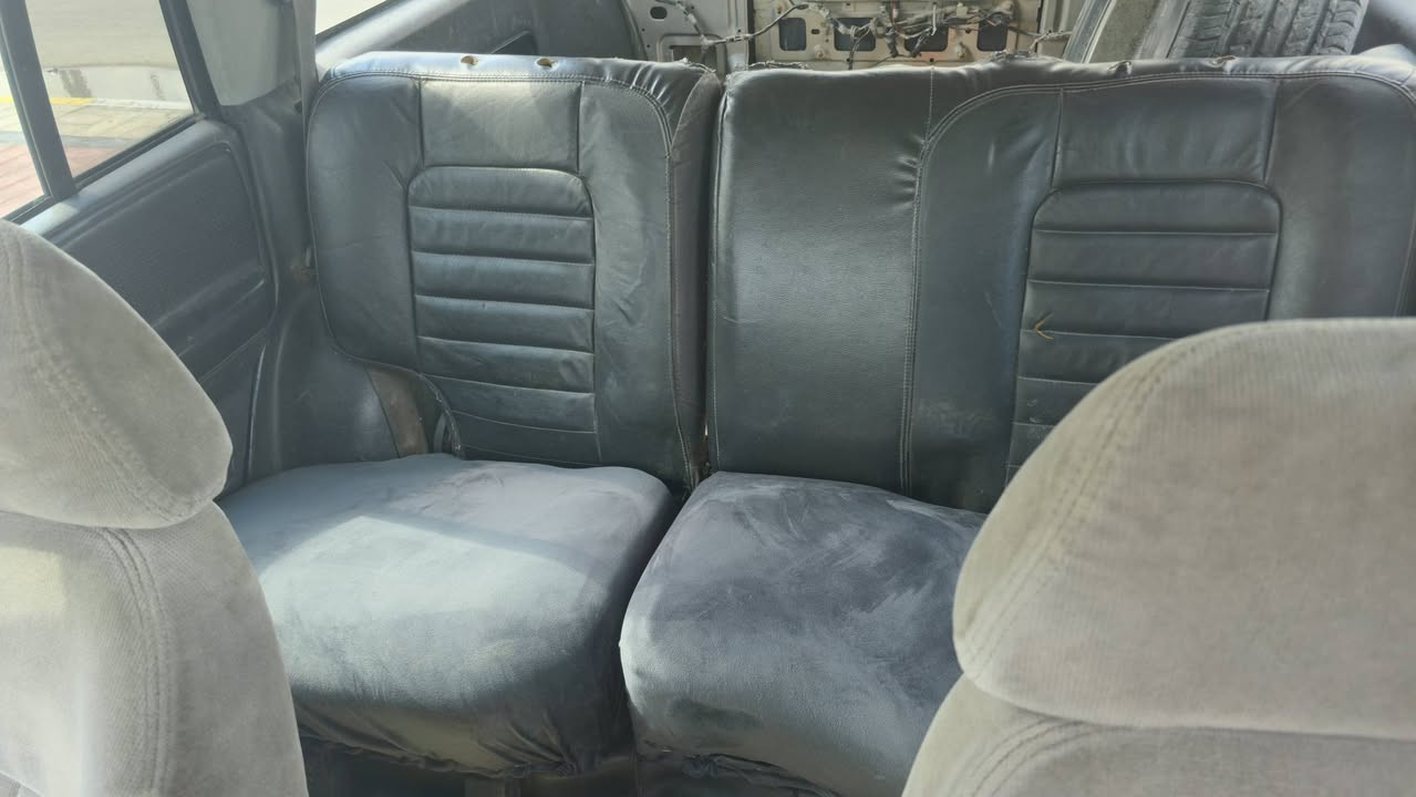 جيب كراند شروكي موديل 1994  رقم نجف  حداديه جديده مكينه خير من الله غرفتهه نضيفه شاشه هونداي  نقص تبريد 
العنوان ناصريه طريق ياحسين  السعر 42 وبيهه مجال  
R  ***********
