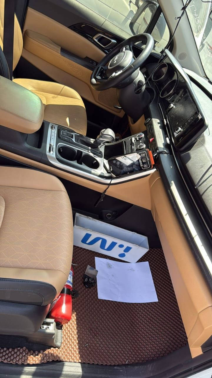 السلام عليكم
كرنفال 2023 كوري بنزين غاز  9راكب 

ستيراد خاص بسمي

1- تحكم بالستيرن

2- حساسات امامي خلفي

3- حجم المكينة V6 3500

4-رقم السياره واسط بسمي وتحويل ثاني يوم  مع لوحات 

سياره كل نقص مابيه جاهز  من كلشي تخم تاير جديد بلادي 

عل وضع الشركه 

5- شاشة 

6- كامرات خلفيه 

7- بصمة

8- ويل كب 

9- تشغيل عن بعد

10- بيبان كهربائي

11- لاياتات لد

12- لايت زنون

13- اشاير بالمرأة

14- كشنات جلد بيجي

15- ثلاثة قطع تبريد

16- هيترات بالكشنات حار، بارد

17- هندبريك بصمة

18- شحن وايرليس

19- هيتر بالاستيرن

20- كشنات تدفئه تبريد 

21- مرأة شفط

22- كشن السايق مي مري

23- تحديد مسار

24- نظام قيادة سمارت, سبورت, ايكو، عادي

وبعد بيه موصفات ماشيه شي قليل 

25-السعر 285وبيه مجال حك الجيه السياره جديده كلش وكفاله عامه عل سونار 

مكان السياره واسط _الكوت أو حياكم الله ***********.
