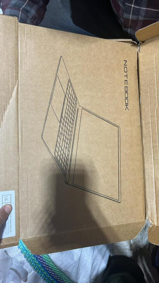 السلام عليكم
لابتوب بسعر مناسب 

💻 لابتوب جديد للبيع بالكارتون

لابتوب FUNYET NY-08 جديد 100٪  

لم يُستخدم نهائياً ومازال بالكارتونة.

المواصفات:

- رام 16GB

- هارد SSD 512GB

- شاشة كبيرة 16 إنج

- نظام Windows 11

- سريع ومناسب للدراسة والإنترنت والأعمال المكتبية

📦 الجهاز نظيف وجديد مع الكارتون والملحقات.

💰 السعر400 ألف دينار 

📍 المكان: بغداد  

📩 للتواصل خاص

***********
