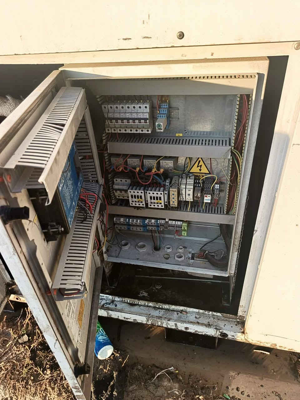 السلام عليكم
للبيع

دويس        ASCOT 

كاتم
تشغيل إطفاء اوتو

راس توليد     23 KV

محرك 3 بستم شرط لا تبخير لا تنقيص 

بعده جديد
السعر 23$ وبي مجال


**إذا كنت صاحب هذا الإعلان وتريد حذفه لأي سبب، رجاءا أرسل رسالة إلى الدعم الفني**