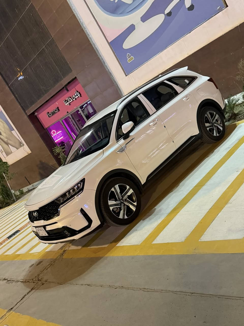 سلام عليكم سورنتو 2021 كفاله بيه بارد بصيط بل جاملغ بس استعمال شخصي الموصفات معروفه للستفسار *********** السعر 270بيه مجال بصيط رقم بغداد
