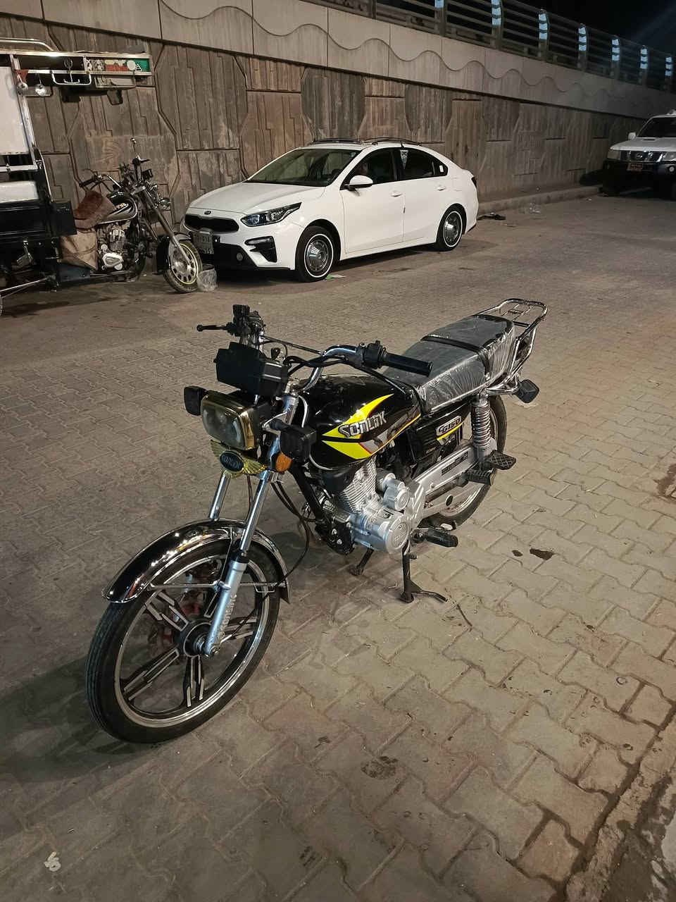 للبيع سيفان 5 كير سلف مديل 2024 طالعه نهايه ال 25 مكينه 200 فول نضافه جديده و جاهزه مجهزه كهربائيات كلها شغاله مكان نجف سعر 700 و بيها مجال رقمي ***********
