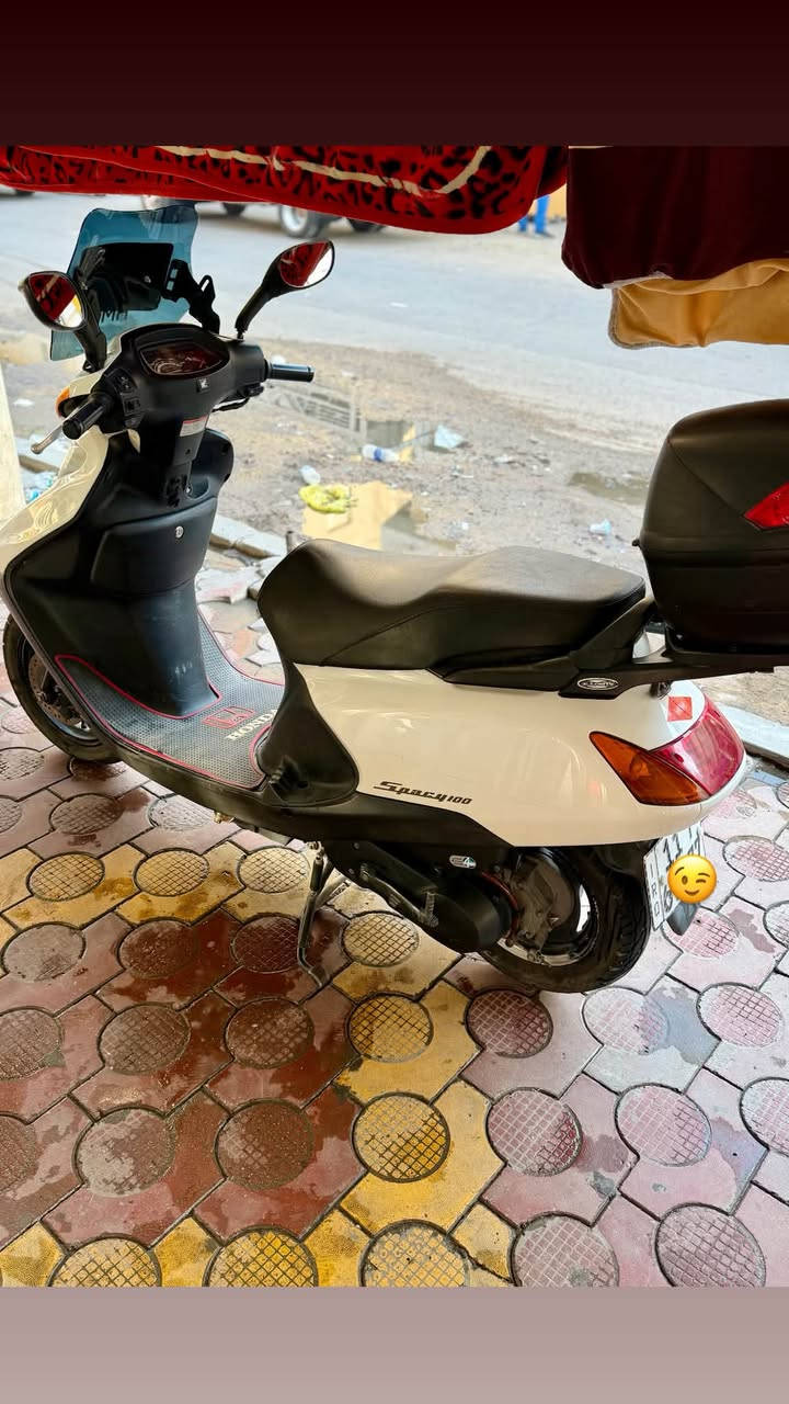 سلام عليكم 🫡
دراجه سبيسي ياباني 🛵
مكفوله من كلشي كفرات بلادي مكينه بلادي محرك ناعم 
ماشيه 16 حقيقي 
سعر 16 ورقه 💸 
رقم وسنويه بسمي هزه جديده✍️
شرط تحويل ثاني يوم 
مكاني بغداد الكفاح شارع الفضل 🏠

***********
