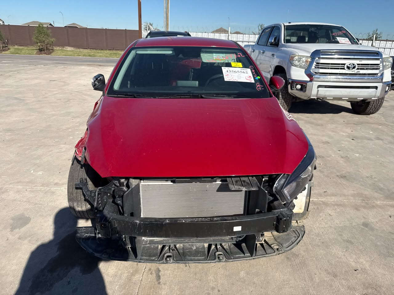 السلام عليكم كيا فورتي موديل 24 بدون ايرباك السياره  ماشيه 10 تالالف حاليا بالعقبه حادثه جاملغ كما موضح بالصوره بالإمكان تدخل ع كتاب الشهداء او حره للاستفسار  ***********
