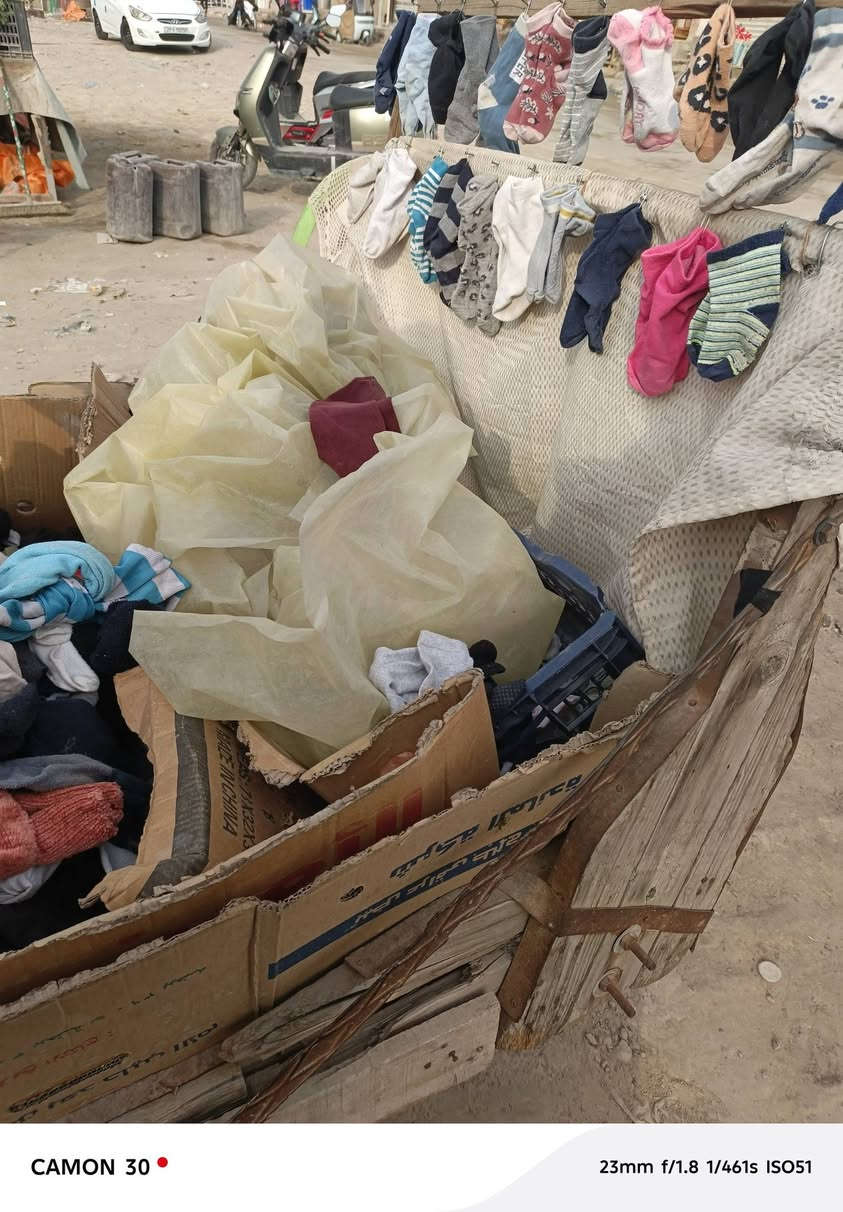 السلام عليكم هذا الحجي بشارع السوداني يبيع جواريب ٤ بالف تعاملة حلو وخطية شكد كاعد محد عليه اعتبروهة صدقه واخذوا منه والكم الاجر  الف ماياثر يدفع عنكم بلاء


**إذا كنت صاحب هذا الإعلان وتريد حذفه لأي سبب، رجاءا أرسل رسالة إلى الدعم الفني**