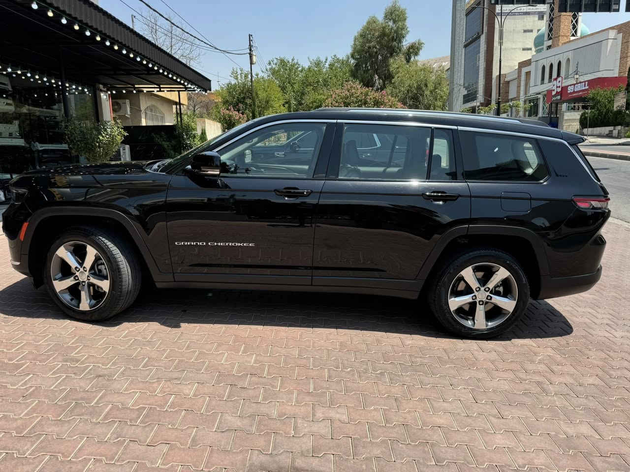 ‎
السلام عليكم  

جيب خليجي موديل 2021 

‎

 

‎المواصفات :

‎* دفع رباعي 4x4 . 

‎* رادار امامي مع مانع تصادم . 

‎* تحذير الخروج عن المسار . 

‎* تحذير النقطة عمياء ⚠ .

‎* ويل قياس 20 انج .

‎* سقف بانوراما . 

‎* شاشه كبيرة 10.1 انج . 

‎* نظام الخرائط (GPS) .

‎* كاميرا داخلية . 

‎* كاميرا خلفية . 

‎* المصابيح الأمامية زنون .

‎* كشافات الضباب زنون .     

‎* تشغيل عن بعد .

‎* صندوق كهربائي .

‎* مقصورة الركاب من الجلد الفاخر .

‎* حفظ وضعيات الجلوس (ميموري) . 

‎* المقاعد الأمامية كهربائية .

‎* المقاعد الأمامية تبريد وتدفئة .

‎* المقاعد الخلفية تدفئة .

‎* سستم صوت Alpine . 

‎* انارة داخلية LED . 

‎* حساسات خلفية . 

‎* 7 راكب .

‎* مكيف خلفي مع وحدة تحكم منفصلة . 

‎* تدفئة ستيرن . 

‎* مانع تصادم خلفي .

‎* بلوتوث تلفون . 
‎* محدد سرعة .
***********

‎* نظام التشغيل والاطفاء الاوتوماتيكی
