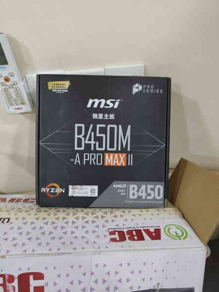 السلام عليكم
تجميعة GAMING

CPU:/AMD RYZEN™ 5 3600 6-CORE, 12-THREAD
MB:/ MSI B450 PRO MAX
GPU:/ AMD RADEON® RX 580 8GB 
RAM:/ 2*8 16GB 3200MHZ T.FORCE
PUS:/ 650W MASS +80 BRONZE
SSD:/ 1T KINGSTON
CASE:/REDRAGON 4FAN 3FAN RGB  

+ شاشة شبه متكاملة

  MASS { MG244 }
 ASPECT RATIO { 16:9 }
 SIZE { 24 } { FHD }
 { 1920x1080 } 
 { IPS } { FLAT }
 { 144HZ } { 1MS }

+ UPS OFFLINE 2000VA

+ كيبورد ماوس سماعات 

+ يعني شد والعب والباكيتات اغلبهم موجودات والاسلاك كاملة تونس 

السعر الكامل

{670  الف }

مكاني بغداد الاعظمية
توصيل بغداد [ 5 ]
محافظات [ 7 ]
***********
