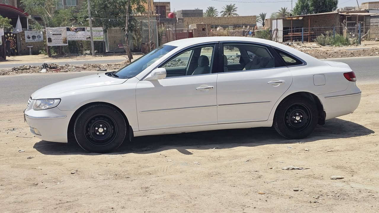 للبيع ازيرة ٢٠٠٩ سيارة جاهزة بسمي مكان ديوانية *********** سعر ٩٥

