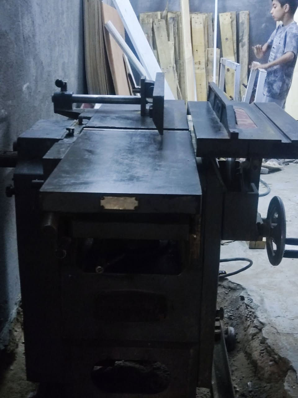 مكينه نجاره جامعه للبيع هندي اربع عمليات منشار رنده دبل منقار استفسار مكاني بصره وتساب ***********
