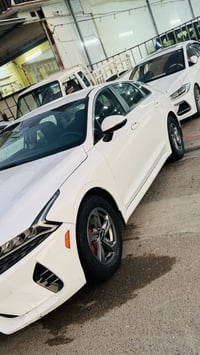 كي فايف k5 موديل 2023 بصمة تشغيل+ بصمة ابواب ردارد امامي +خلفي توقف عن...