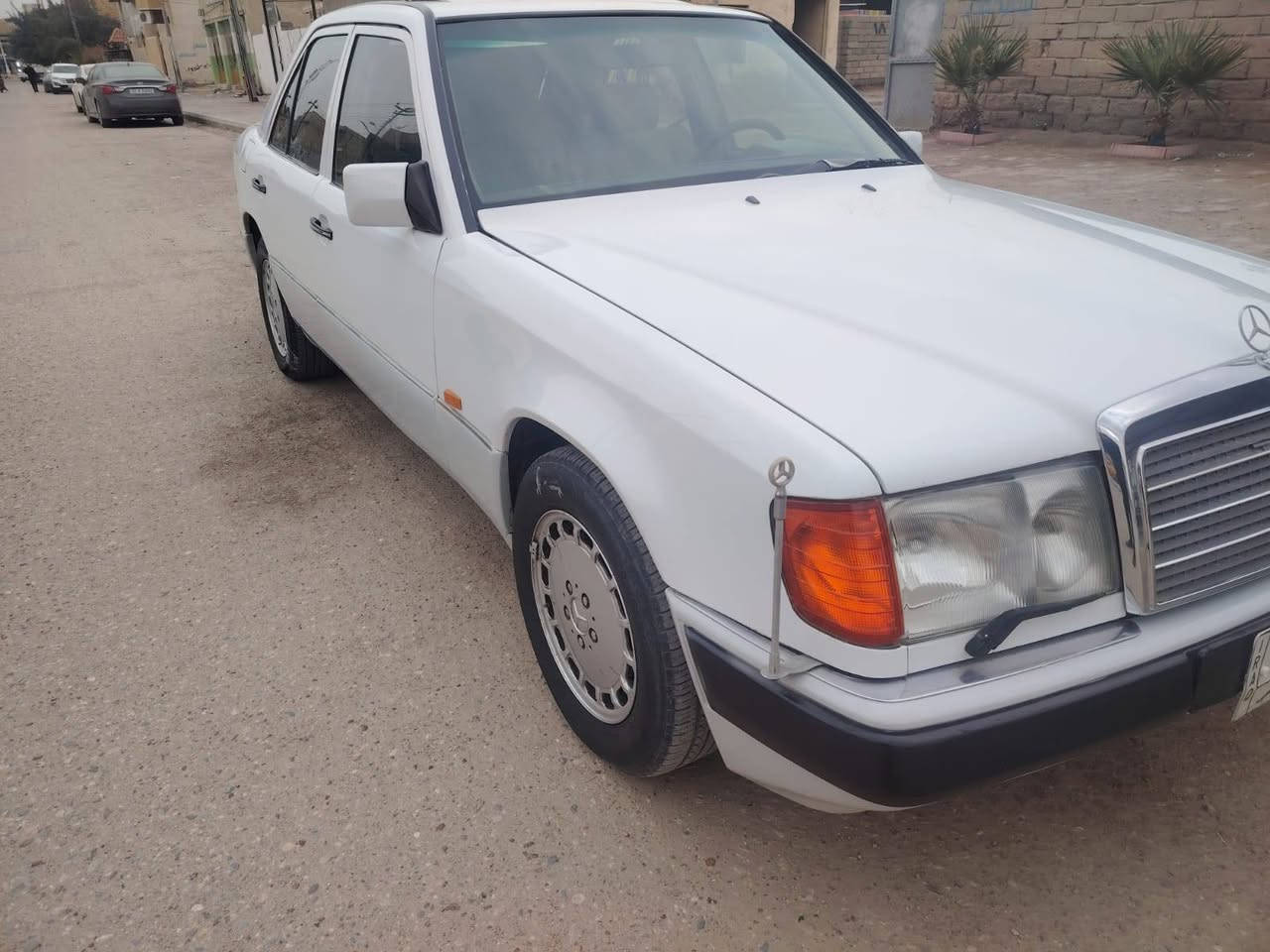 سلام عليكم..
للبيع مارسدس دب موديل 87 محدثه محوره 3000VVT فيشتين تبريد شغال داخل مخمل جديد جام امامي كهرباء خلفي عادي رقم بغداد مشروع وطني قواعده برانكيتات شواصي كلها نظيفه مابيهن تعمير جاهزه السيارة كير اكسن حداديه بيع فقط بدون مراوس
السعر 68
مكان ناصريه مركز
اتصال ***********
***********
