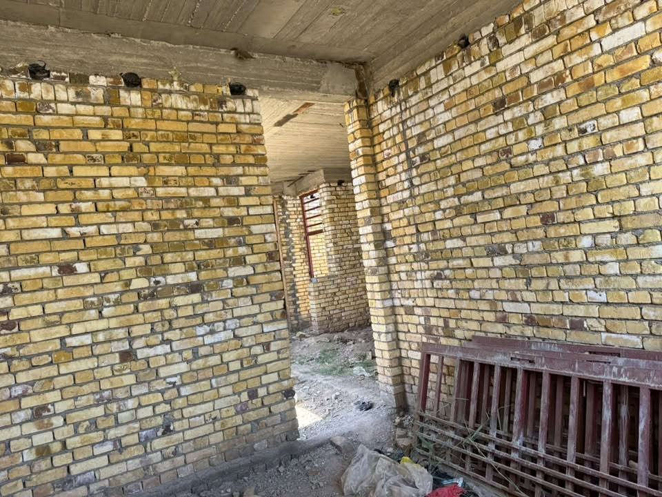 سلام عليكم 
هيكل للبيع ٢٠٠ م خلف اسواق العتابي شارعه مصبوب يبعد عن شارع العام ١٠٠ م استفسار ***********
@الكل
