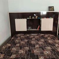 مستعجل • غرفة نوم • خشب