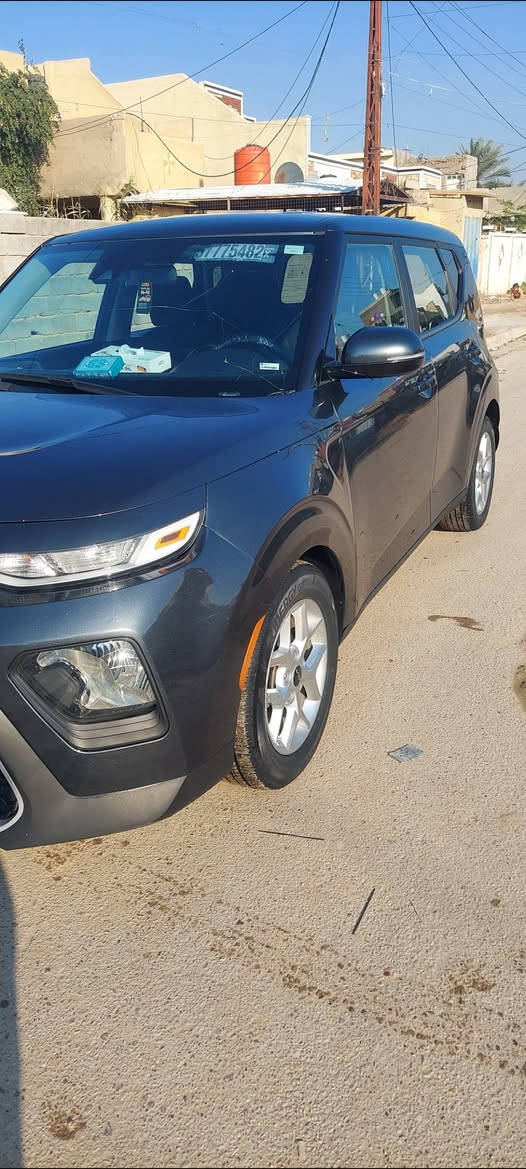 كيا صول موديل ٢٠٢٢ 
سيارة وارد أمريكي الحادث موضح بالصور مصبوغه حزام 
السيارة نظيفة واستخدام شخصي 
ماشية ٥٥٥٩٥ كليو متر 
ادامة كاملة من حيث الدهن وماء الراديترر 
والأمور الثانية :
الايرباكات طاك دشبول والاستيرن فقط وراجع سستم 
المواصفات :
١_ رادار أمامي + جانبي 
٢_نقاط عمياء 
٣_مري كهرباء 
٤_مقاعد مخمل 
٥_كامرة خلفية 
٧_نظام سبورت +ايكو 
٨_كير اوتو +عادي
٩_نظام خرائط
١٠_تحديد مسار 
١١_نظام كار بلي 
١٢_فول تحكم ستيرن .
١٣_مكينة ٢٠٠٠ دوش المرغوب 

السيارة رقم بغداد مشروع وطني
تحويل ثاني يوم 
سعر السيارة ١٣٥  ورقة بيها مجال قليل 
مكان السيارة بغداد المحمودية 
رقم : ***********
