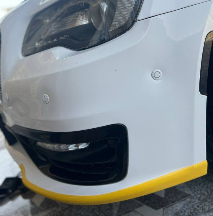 السلام عليكم البيع علامه أوباما اصليه سعر 20  
+  قاعده رقم اصليه بلاديه سعر 15  
+ زعالف  سعره ب 20  
مكانك ناصريه الغراف 
اكو توصيل بصره + بغداد 
الاستفسار (***********)
