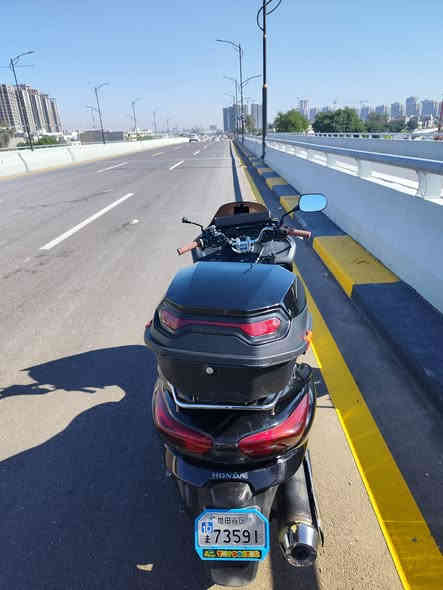 السلام عليكم فورزا 0. 8 عملية بلادي.دراجة بلادية من طول للطول +ام بي ثري +حساس استناد مكينة شلعة ومعدل . سعرها 700 وبيها مجال بسيط سكن #غزالية ***********
