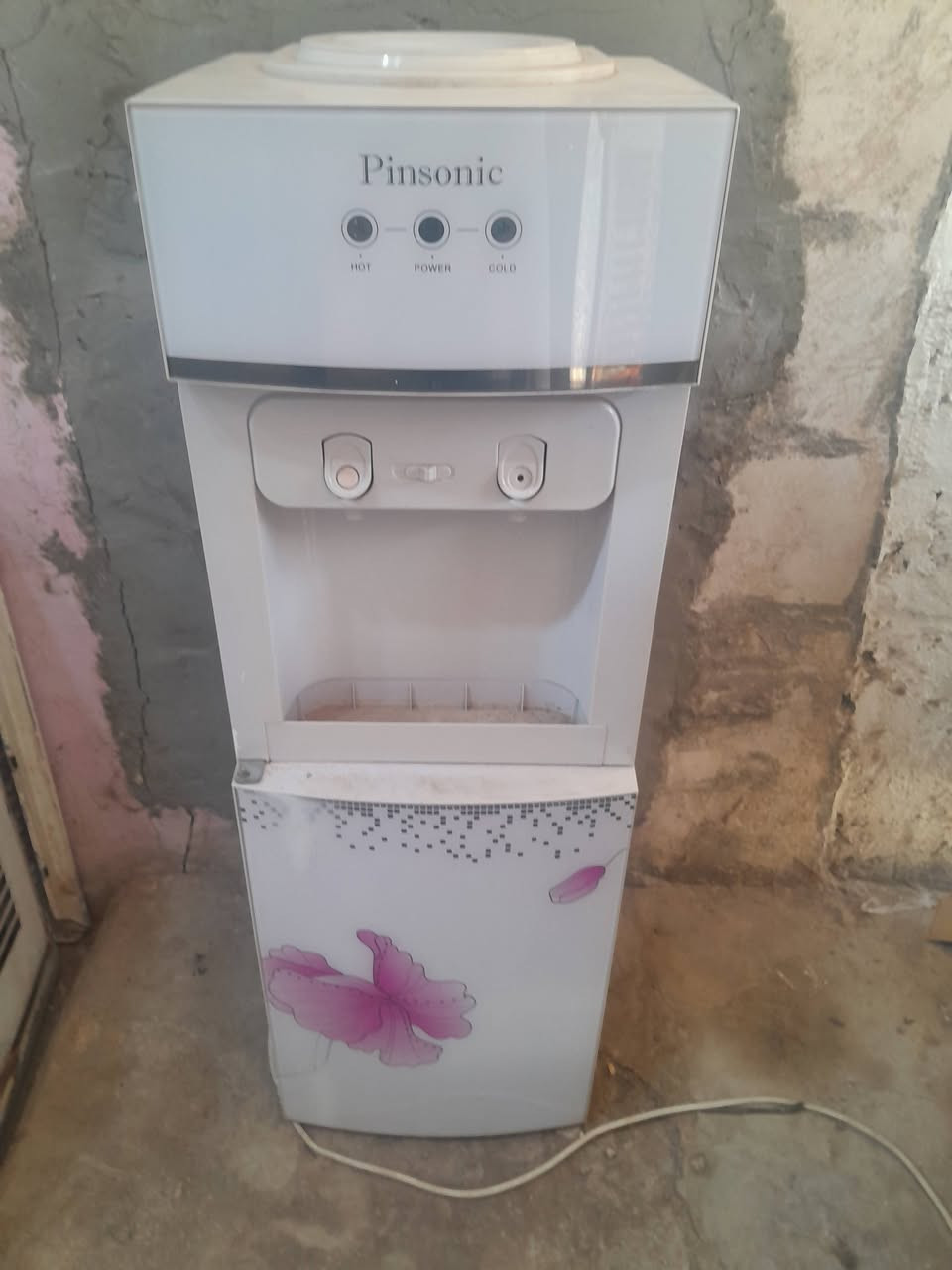 براد شغال عل الفحص سعره ٦٠ مع مبرده حجم واحد ونص شغاله عل الفحص سعره ٧٠ المكان النجف الرقم ***********
