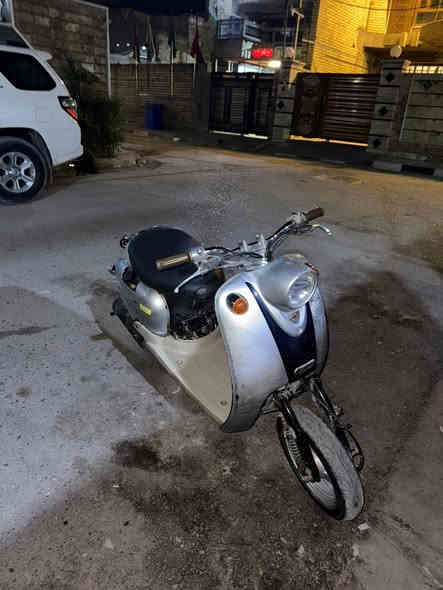 السلام عليكم دراجه كلاسيك عبد الحليم للبيع هندر واحد وسلف إذا اطلع مسافه يشتغل يعني باتري ضعيف حلوه شلعه و معدل وكهربائيات كله شغاله سعر225 مكاني بغداد البلديات و بيها مجال الطيبين الدراجه تأخذه مثل ما بالصور ***********
