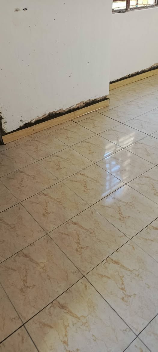 السلام عليكم خلفه سيراميك متفرغ جداري وارضي للاتصال او مراسله خاص
***********
