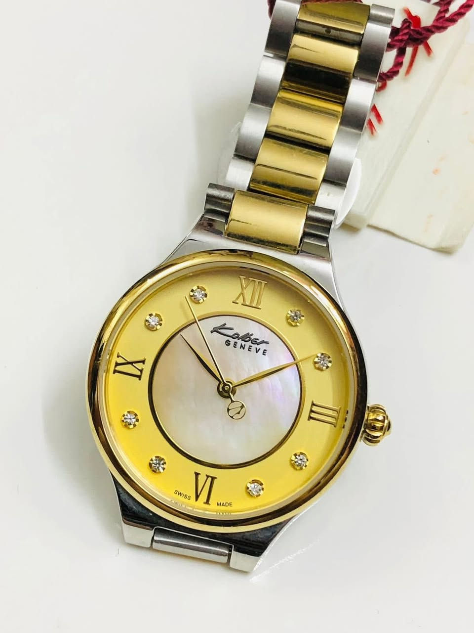 ساعة كولبر جنيف ( KOLBER )نسائي   
سويسري اصلي طلاء ذهب ( مينه صدف ) 
جام زفير / شهري قفل فراشه 
مينه 3D لوك غير مستعملة        
للاتصال ***********
