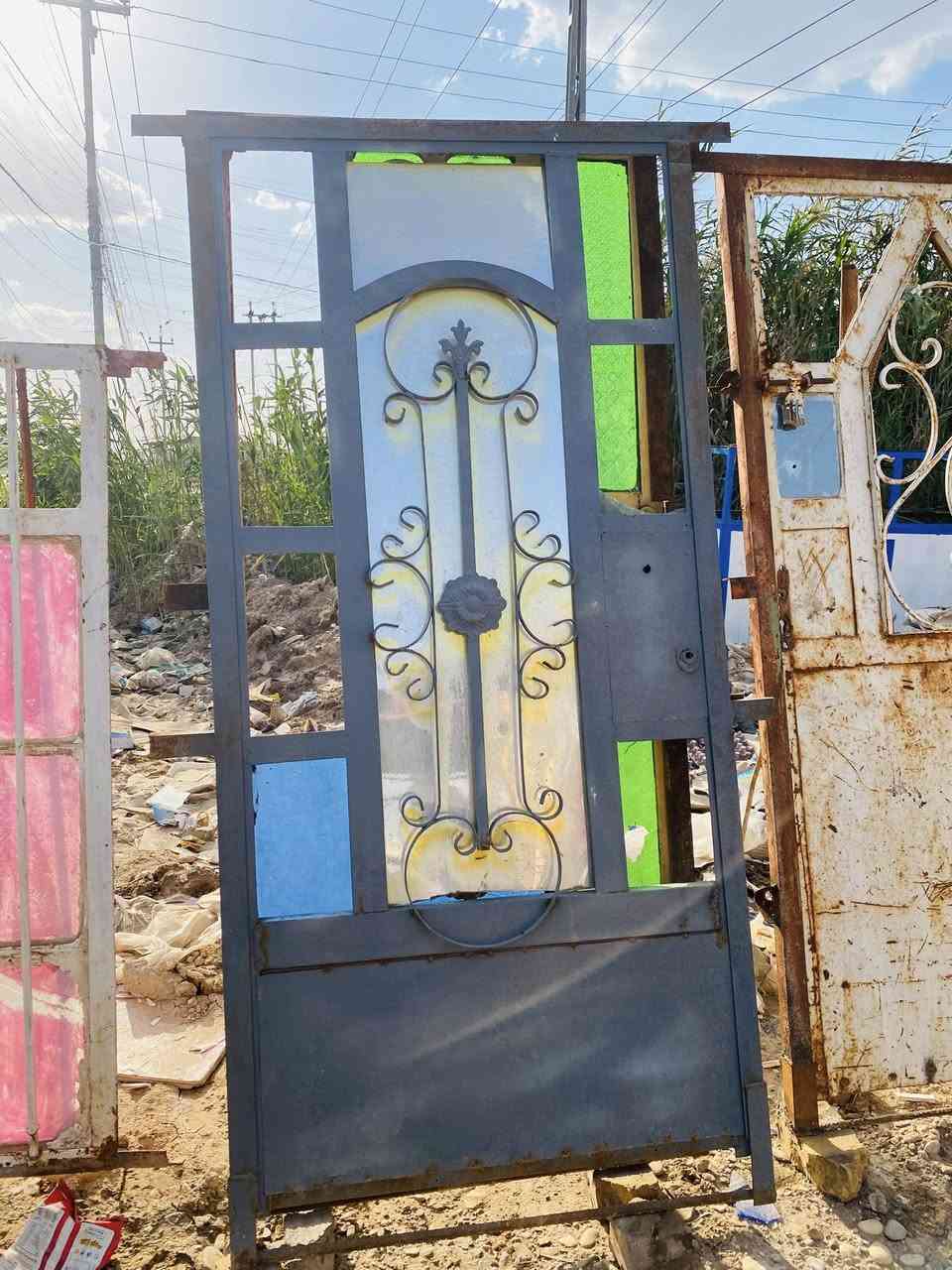 السلام عليكم 
موجود أبواب وشبابيك مستخدم 
شيلمان جديد ومستخدم 
بواري كهرباء 
هنگلاين جديد ومستخدم 
قفص مكيف 
شبابيك حمامات (مفرغات )
أتاري +شيش مستخدم 
مكان المحل شارع الدوايه قرب حسينيه سيد جاسم 
***********
