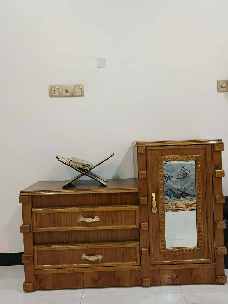 غرفة للبيع السعر مليون للاستفسار واتساب***********
