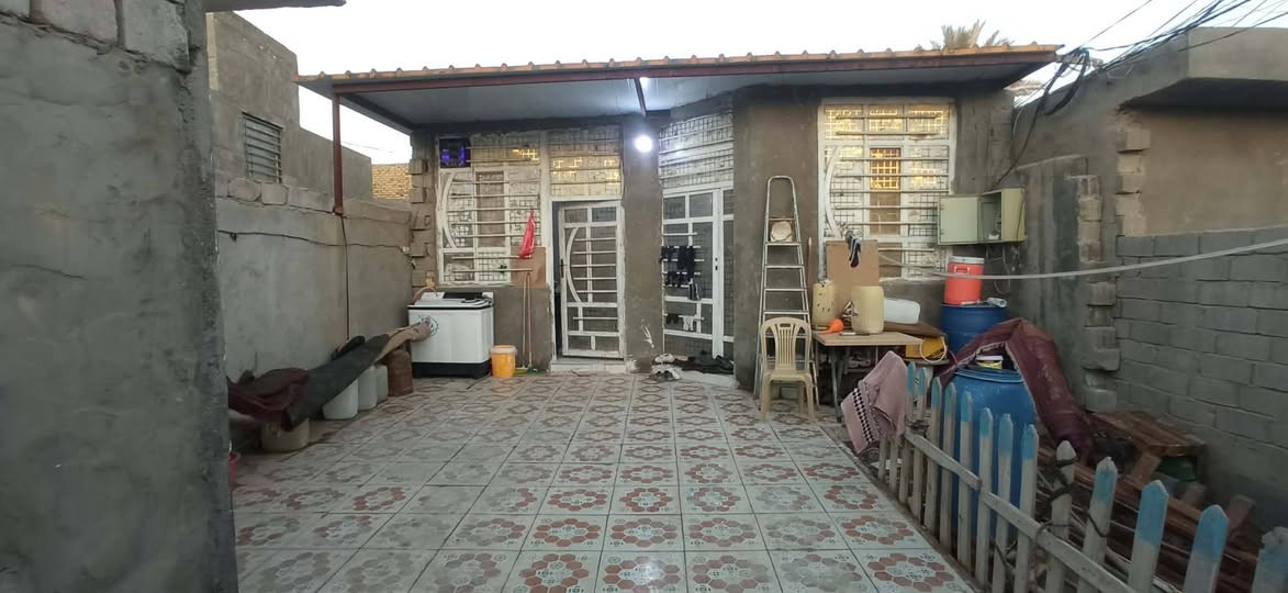 السلام عليكم بيت للبيع
السعر :40 وبي مجال
المساحة : 140م
البناء :بلوك وسقف سندويج
الأرضية :بورسلين بالكامل
غرف عدد 1+ استقبال + هول + مطبخ + صيحات +خارجية وداخلية سيراميك
طابور زراعي سند 25
الموقع حلة شارع الحسينية الثانية خلف لحوم ومشويات سفينة النجاة
للتواصل ***********
