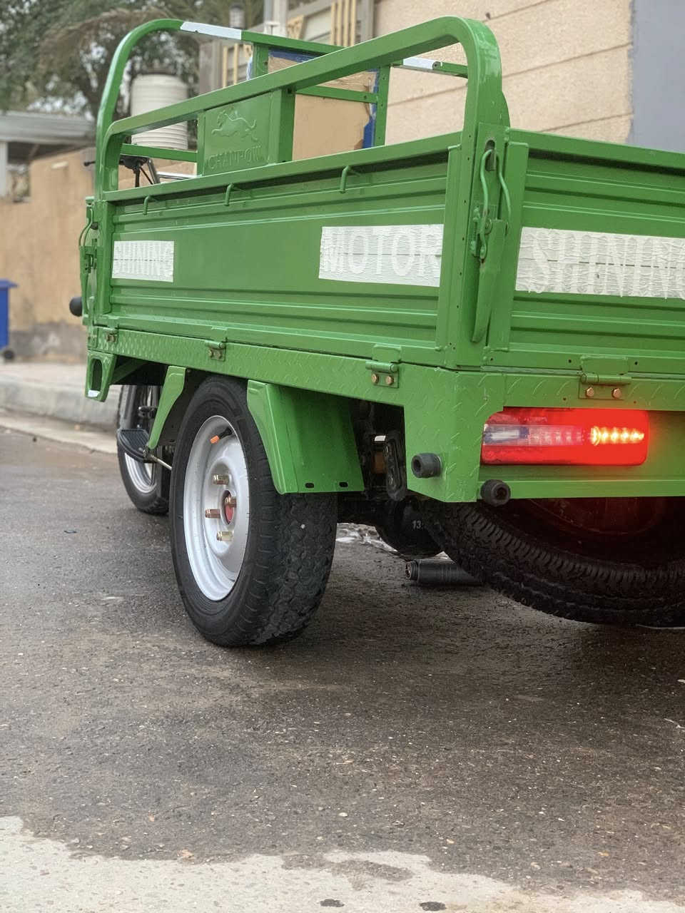 سلام عليكم
ستوته للبيع مديل٢٣ كفاله عامه ركبه شاصي مكينه كشر بدي ورك عالي ما مدكوك كهربائيات شلع نضيفه نكره سلف وطلع مذب عليهه ربع سعر 2700 بيهه مجال قليل شوفت عينك ستوته تجي تكلب وتطلع مكتب حسين وكيلهه النور مكاني كربلاء قرب بانزين خانه مال قادسيه هاتف ***********
