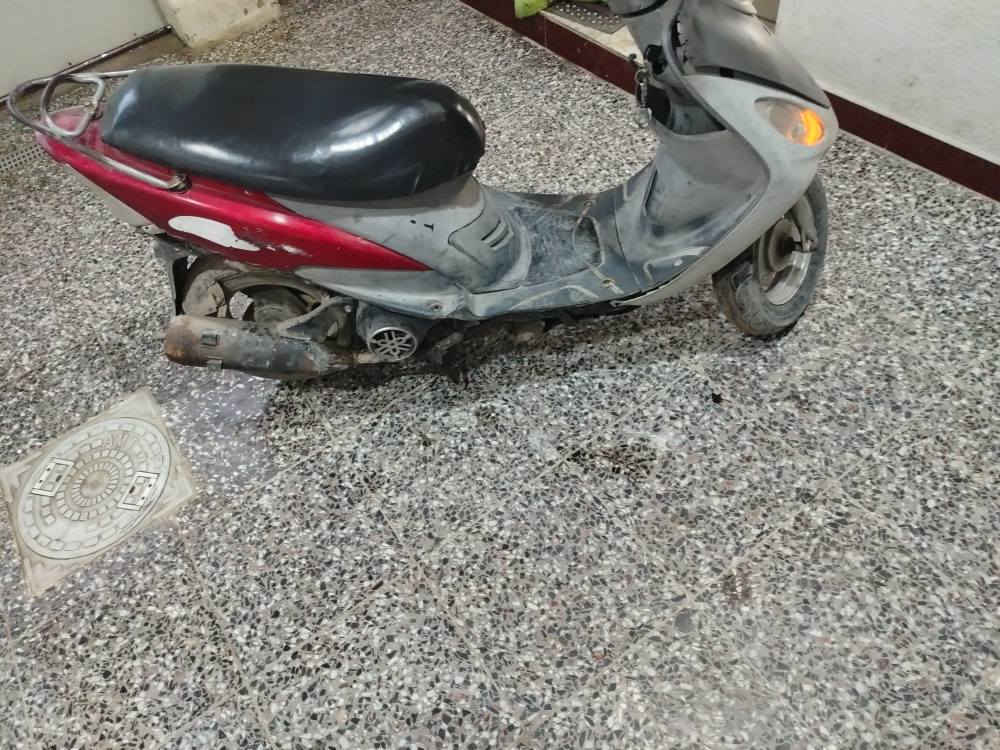 سلام عليكم ماكس قجمة نضيفة تشتغل هندر و سلف 
بوشة 55 مفتوحة مرة وحدة علمود البوشة 
نقصهة بس كفرات فقط فقط
مكاني ابو الخصيب يم حسينية داوود العاشور
رقمي *********** 
مستعجل علئ بيعهة البصرة, العراق
