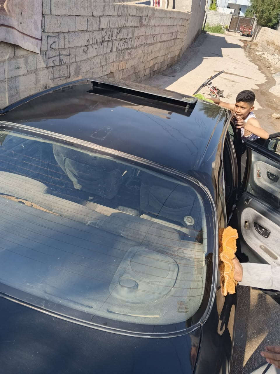 سلام عليكم شباب سوناته تو لبيع سياره حلوه مصبوقه جماليه موديل 94تخم ويل كب وتتخم تاير صدر زين كير ومكينه خير من الله داخل بلادي ه***********×***********
