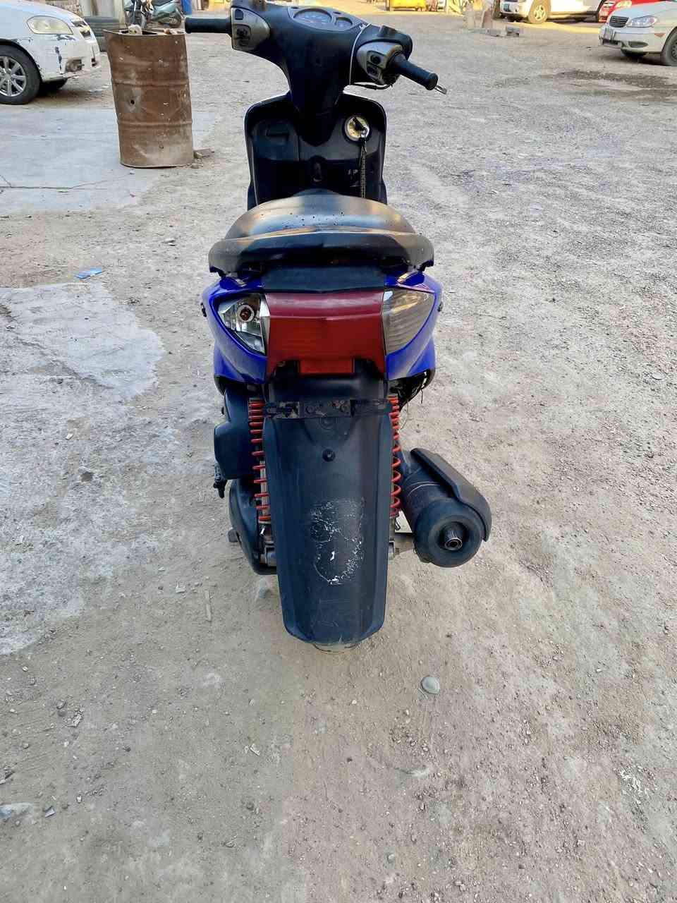 السلام عليكم ورحمة الله 
..
دراجة سكنس نثية 140 شغالة خير من الله سلف شغال .كهربائيات شغالة...نقصهه عرموطة خارطة فقط  السعر275
.. مكاني بغداد الكسره شارع المغرب 
***********
