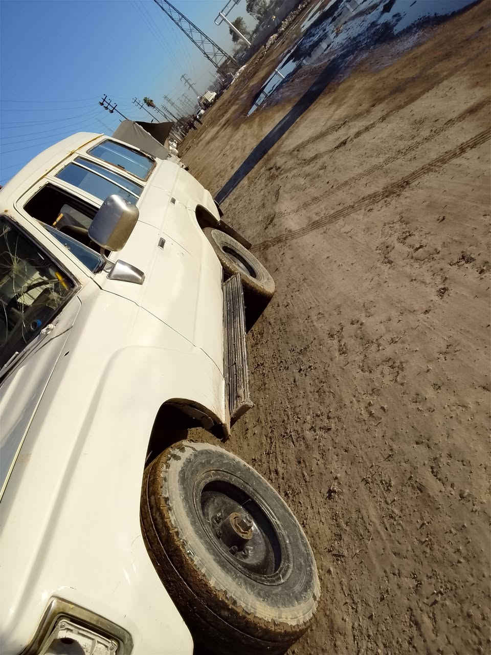 السلام عليكم لاندكروز قديم موديل 81سياره خير من الله من حداده من محرك ومن كير سياره مل بيت متعوب عليه
لاتفصيل اكثر ***********وتساب  
بس الشري يرسلني الموشراي لا يتصل عنواني بغداد جسر المصبيح
