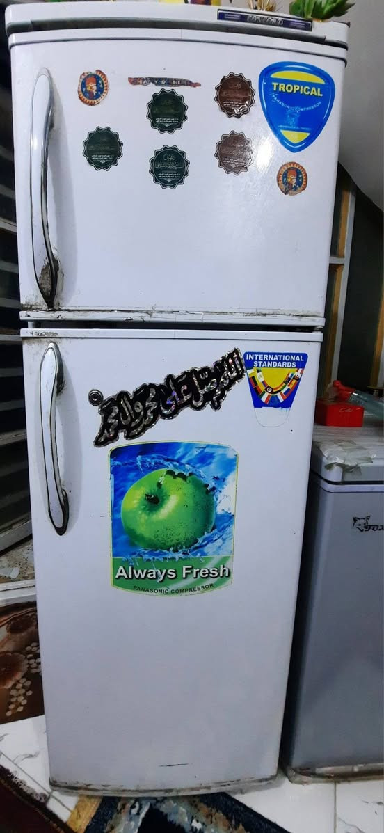 مجمدة جديدة مستعملة قليل وثلاجه للبيع السعر مجمدة 250 وثلاجة 150 
العنوان بغداد البلديات 
رقم هاتف:  ***********
