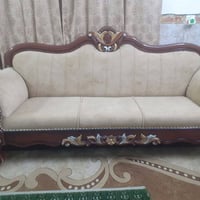 تخم ٨ مقاعد نظيف جدا مابي اي ضرر للبيع العنوان بغداد الحسينيه الاتصال ...