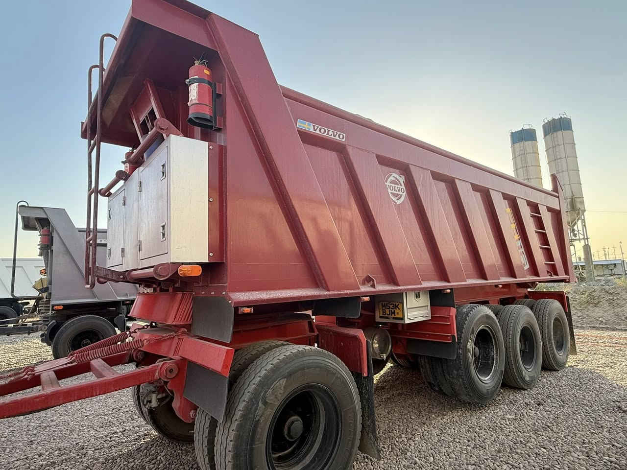 اللهم صلي على محمد وآل محمد  فالفو 2017 قاطرة ومقطورة رقم أربيل تحويل ثاني يوم  تخم تاير مكينة 750  شاصي مبطن بلادي بديات تسگام  النجف شاصي عبودي القريشي شاصي 16 دناگير 16 جاهزة للعمل مكانها الديوانية 
***********
