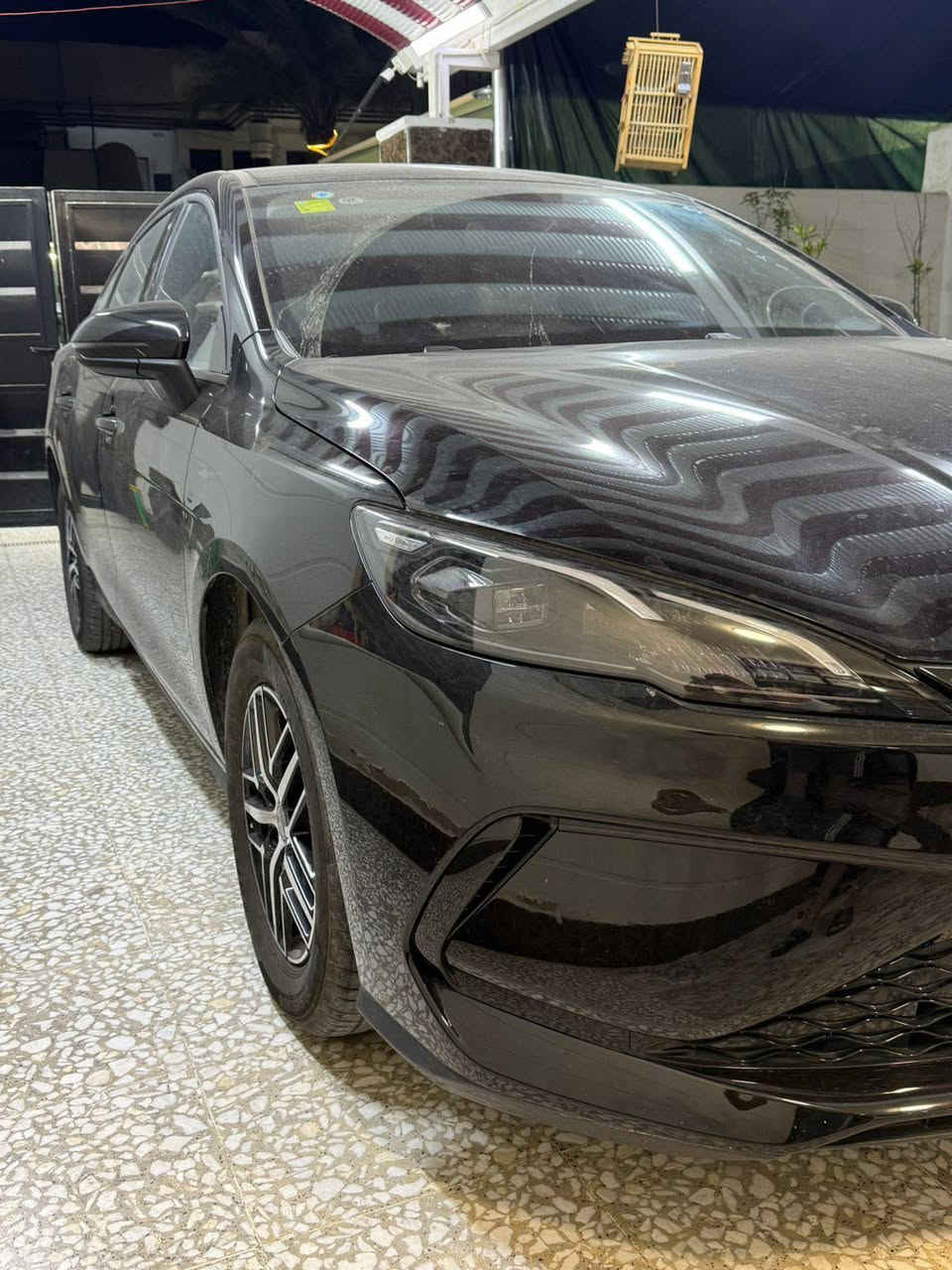 السلام عليكم
البيع بي واي دي سيل 5 اسود ملكي ام ويل كروم انتباه
السياره جديده ماشيه 2000 
رقم بغداد مميز بسمنه السياره
رقم 

***********
