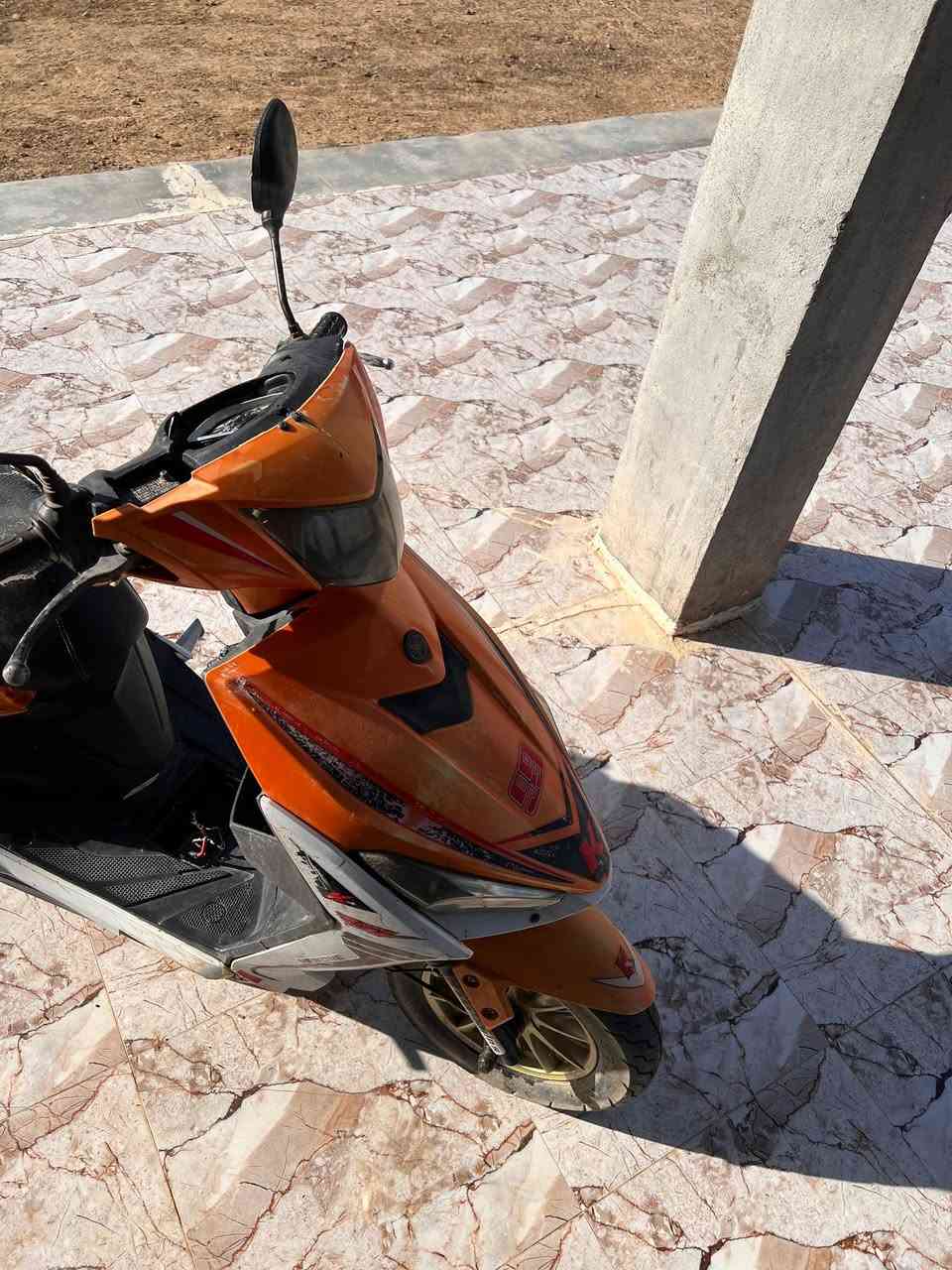 للبيع يعوزو كابريتة وباتري السعر ١٠٠قفل
***********
