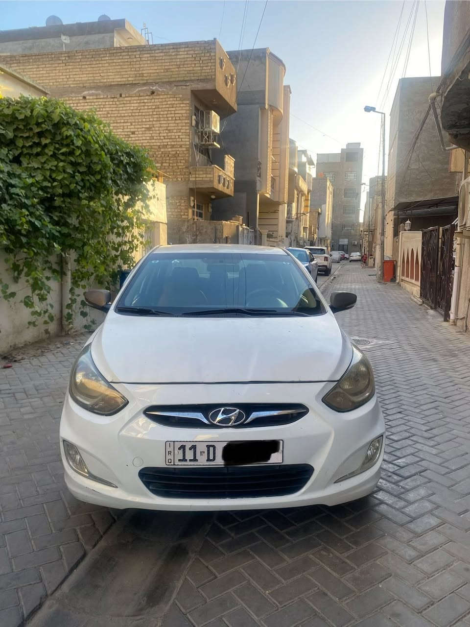 اكسنت 2011
كير محرك 1600
تبريد شغال فول 
الضرر بنيد صبغ بدون دواخل تجميلية جاملغ بارد 
السعر. 78 وبيها مجال للشراي 
***********
