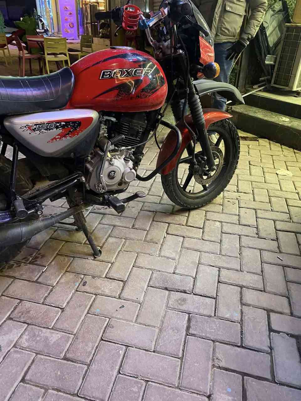 سلام عليكم بوكسر للبيع موديل 23 
سنويه تحويل ثاني يوم 
مليونين و600
واتساب او تصال ***********
