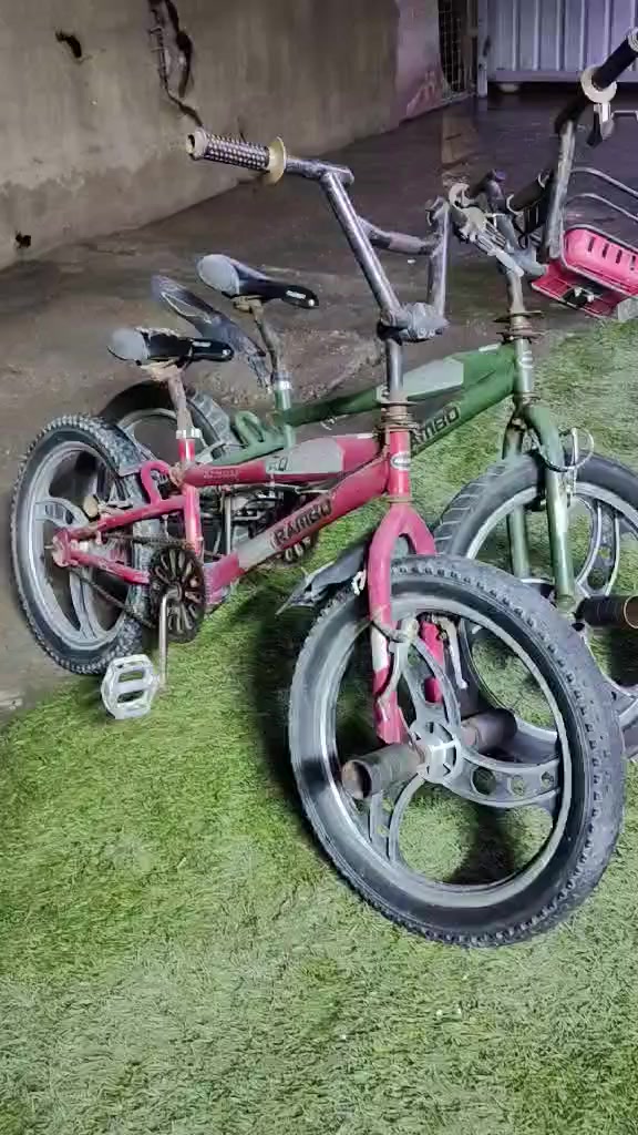 بايسكل عدد 2 بي ام اكس حجم 20
السعر الواحد 65 وبي مجال 
مكاني الزعفرانيه


**إذا كنت صاحب هذا الإعلان وتريد حذفه لأي سبب، رجاءا أرسل رسالة إلى الدعم الفني**