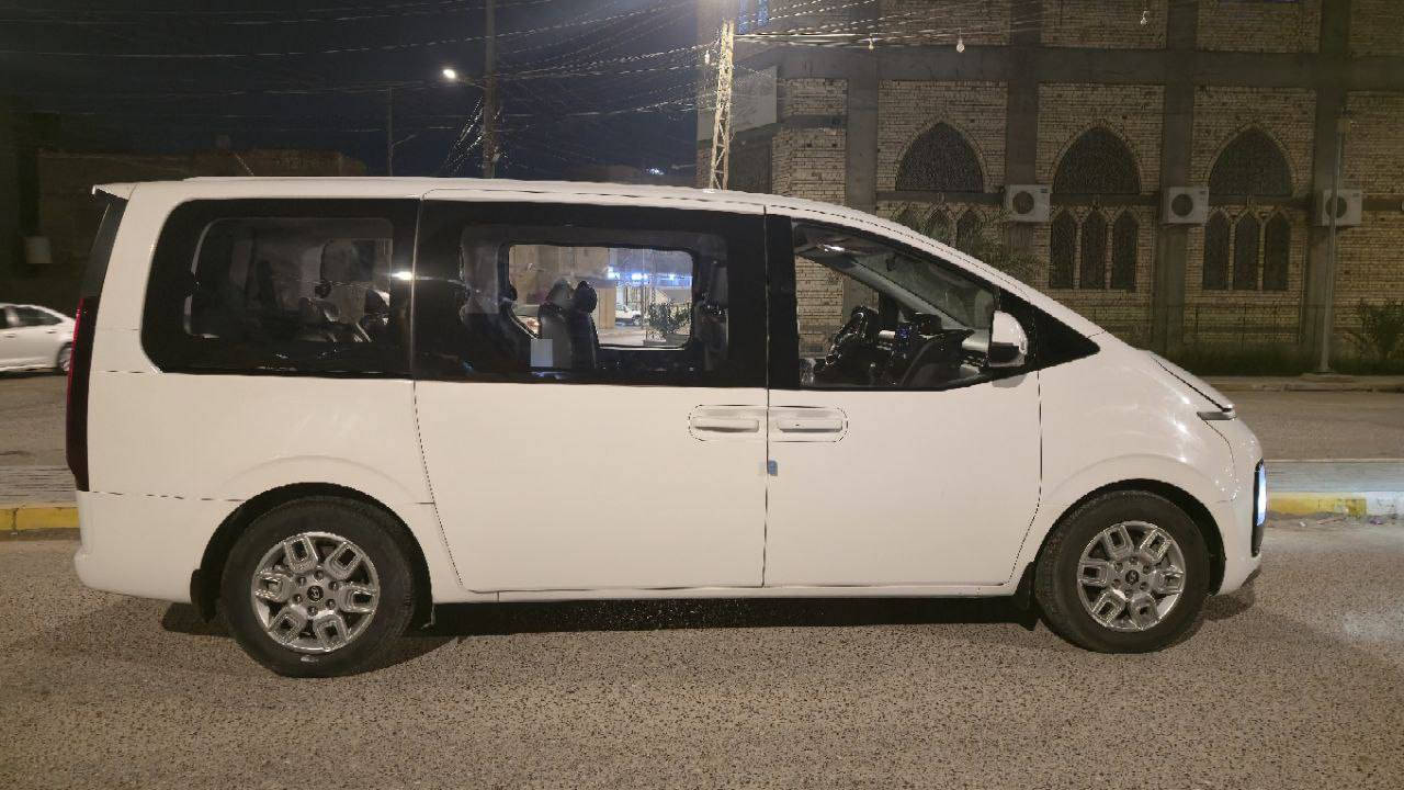 لبيع سيارة هونداي ستاريا فيها خط شركة 
الموديل 2025 غاز محرك ست سلندر كير اوتماتيكك
ماشيه 74 الف كيلو متر 11 راكب 
فيه خط شركة في ارطاوي.
المواصفات :
• نظام تثبيت سرعه تفاعلي
• الحفاض على المسار
• تدفة كشنات تدفئة ستيرن 
سيارة مكفولة من الضربة والصبخ مبدل دعامية VIP ولايت ال اي دي لجماليه  تخم تيار جديد  السيارة جديد بمعنى الكلمة السعر 375 ورقة وبيه مجال قليل
التواصل على رقم الهاتف  ***********
