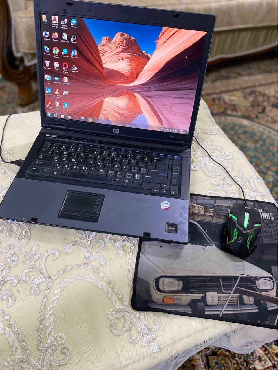 سلام عليكم 
لابتوب hp  كامل مكمل ما بيه اي عطل ولا اي تصليح 
حجم الشاشه:- 15.4 المرغوب
مساحه التخزين :-256 ssd 
كارت شاشة 4 كيكا 
قارئ اقراص cD +DVD
يحتوي على 4 منافذ USB 
عنواني الناصريه حي اور متواجد علي الفيس 
رقمي *********** ناصرية, ذي قار
