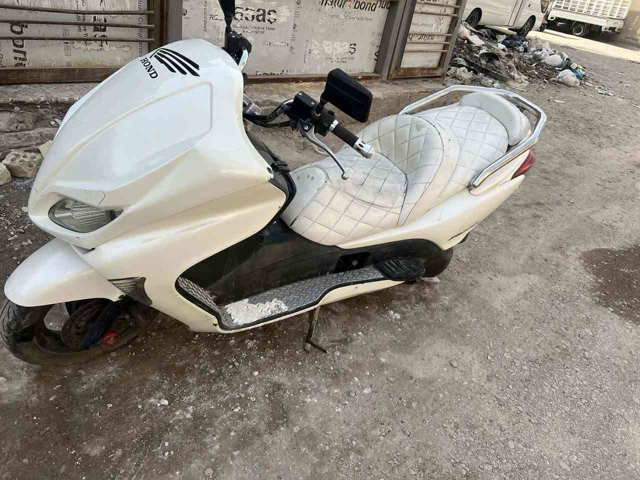 فورزه 08 كامله مكمله نقص واحد مابيها فقط جاملغ خلفي   وجه بومه سبايدر  صالنصه رياضي     مكاني دوره شارع ستين  سعر 650 قفل الي تفيده  يطب وتساب  ***********
