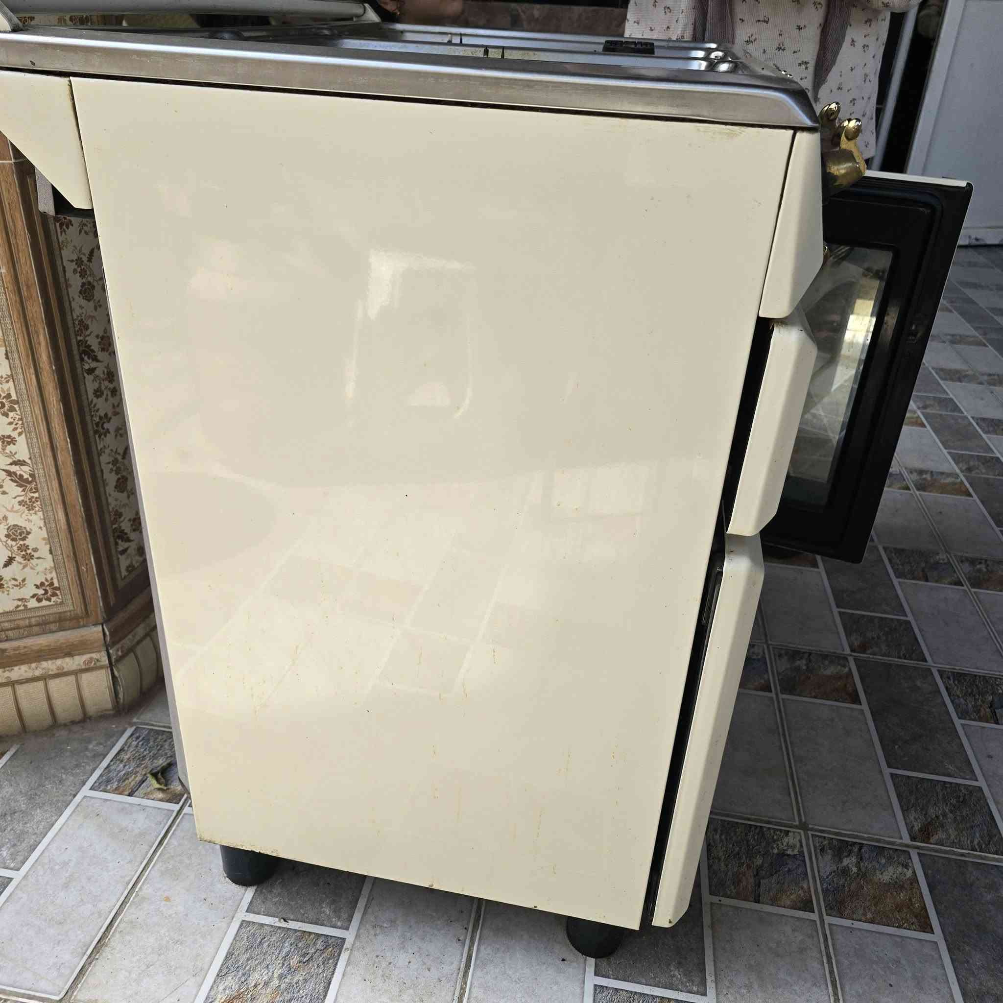 طباخ ايطالي مستعمل اللبيع جديد فول


**إذا كنت صاحب هذا الإعلان وتريد حذفه لأي سبب، رجاءا أرسل رسالة إلى الدعم الفني**