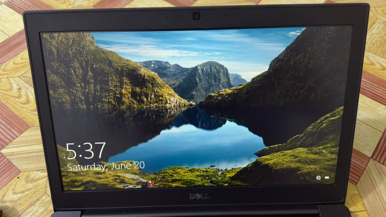 لابتوب دل Dell Latitude 7280
كور i5 جيل السابع
التخزين 128 والرام 8
حجم الشاشة 12.5 فول HD
يشحن 66 واط وبطاريتة جداً حلوة

ويندوز 10 يشغل جميع برامج الاوفيس
وجميع برامج التواصل وبعض الالعاب 

باقي التفاصيل كدامكم

اللابتوب زلغ مابي نظيف جداً 

ملحقات جنطة اصلية مع شاحنتة الاصلية

السعر 250 الف وبي مجال بسيط جداً
مكاني البصرة قضاء المدينة 

🚫ماعندي توصيل🚫


**إذا كنت صاحب هذا الإعلان وتريد حذفه لأي سبب، رجاءا أرسل رسالة إلى الدعم الفني**